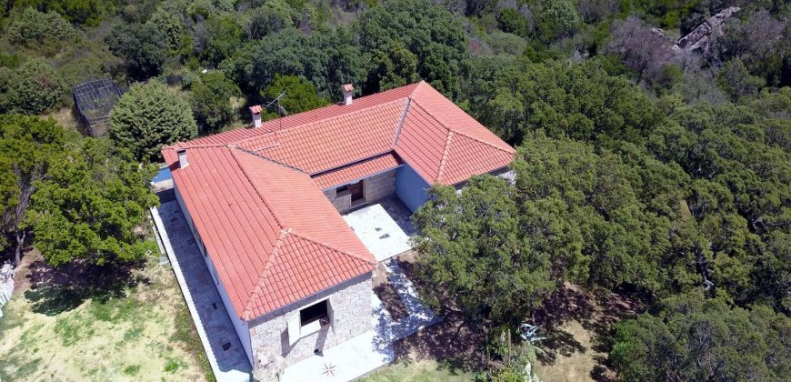 3 Bed Rural Home and 5ha Park for Sale in San Pantaleo, North Sardinia