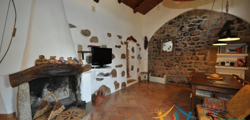 150 M2 Semi-Detached Farmhouse With 1 Ha Land for Sale in San Pantaleo, North Sardinia