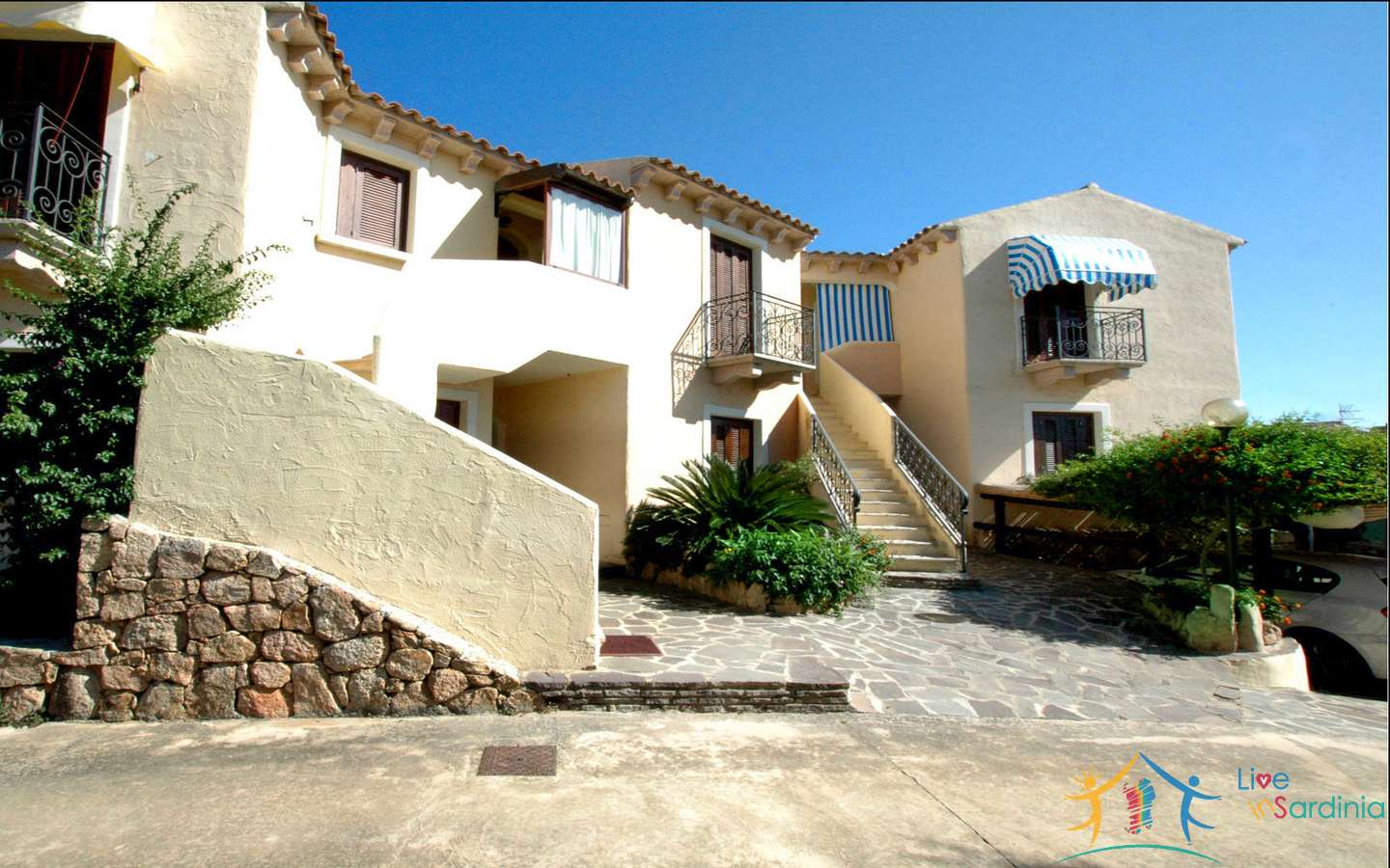 House For Sale And Rent In The Up-market Coastal Hamlet Of Pittulongu, Olbia