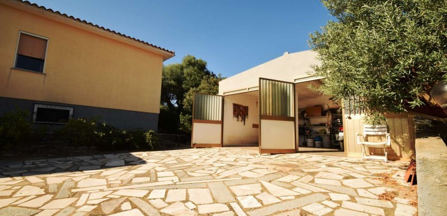 For Sale : Spacious, Detached Country House Near Olbia, North Sardinia