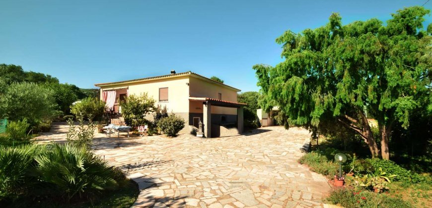 For Sale : Spacious, Detached Country House Near Olbia, North Sardinia