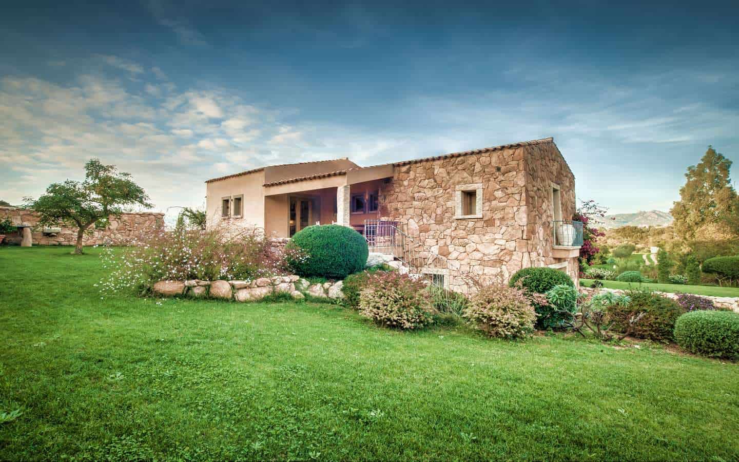 Restored Villa For Sale In San Pantaleo, Costa Smeralda