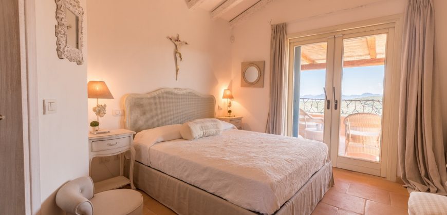 Cosy Villas For Sale in Porto Cervo Sardinia  Ref. IanuaD3D4