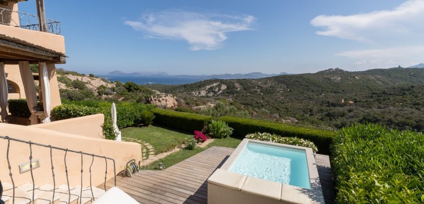 Cosy Villas For Sale in Porto Cervo Sardinia  Ref. IanuaD3D4