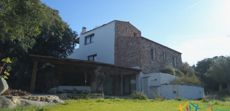 Country Home For Sale San Pantaleo Sardinia With 1 Ha Land ref. Villa Nadia