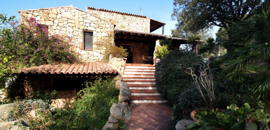 Country Home For Sale San Pantaleo Sardinia With 1 Ha Land ref. Villa Nadia