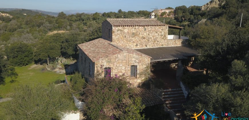 Country Home For Sale San Pantaleo Sardinia With 1 Ha Land ref. Villa Nadia
