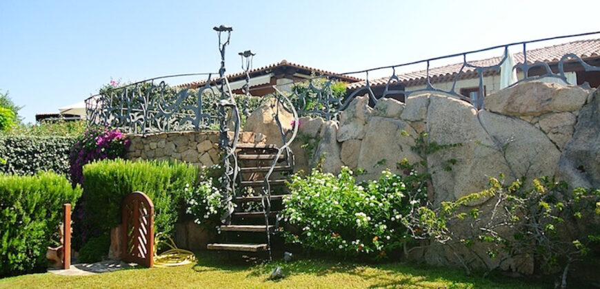 Holiday Villa For Rent In Capo Coda Cavallo Sardinia Ref. Boungaville