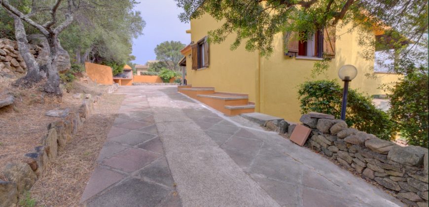 Lovely Villa For Sale In Porto Istana ref. Rachele