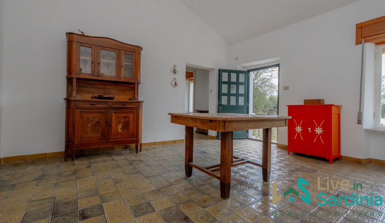 Country-Home-For-Sale-Monti-Sardinia