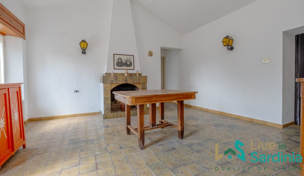 Country-Home-For-Sale-Monti-Sardinia
