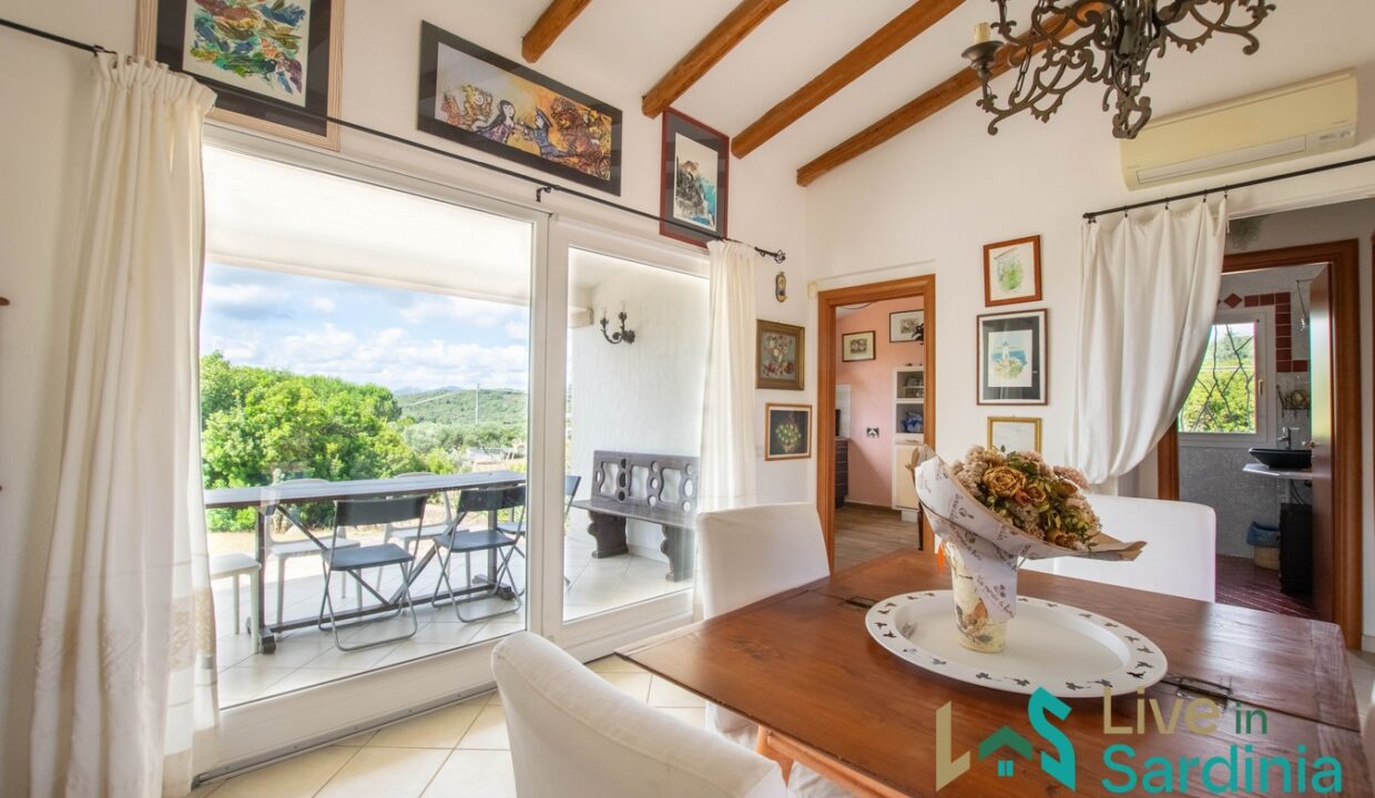 Country-House-For-Sale-In-La-Mendula-San-Pantaleo (16)