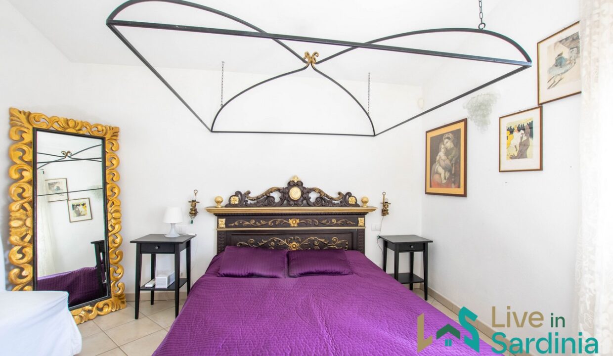 Country-House-For-Sale-In-La-Mendula-San-Pantaleo (20)