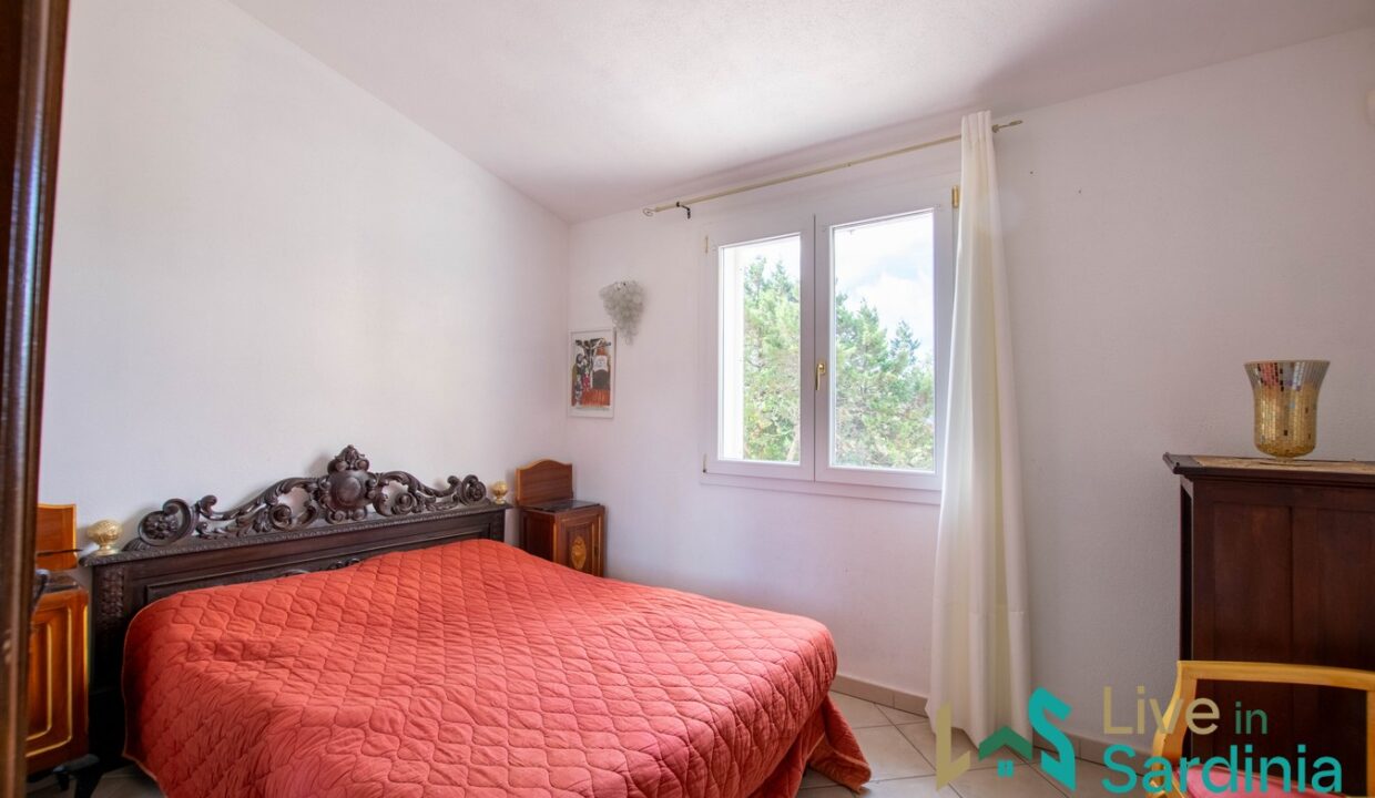 Country-House-For-Sale-In-La-Mendula-San-Pantaleo (22)