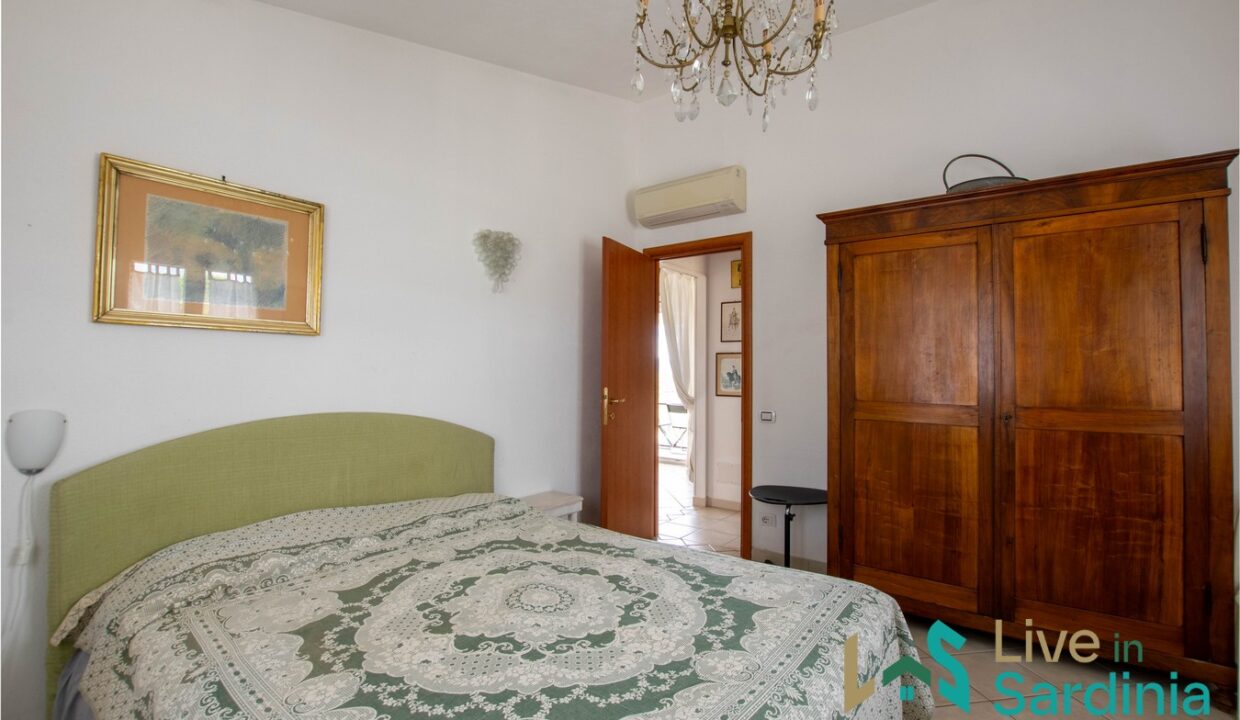Country-House-For-Sale-In-La-Mendula-San-Pantaleo (26)