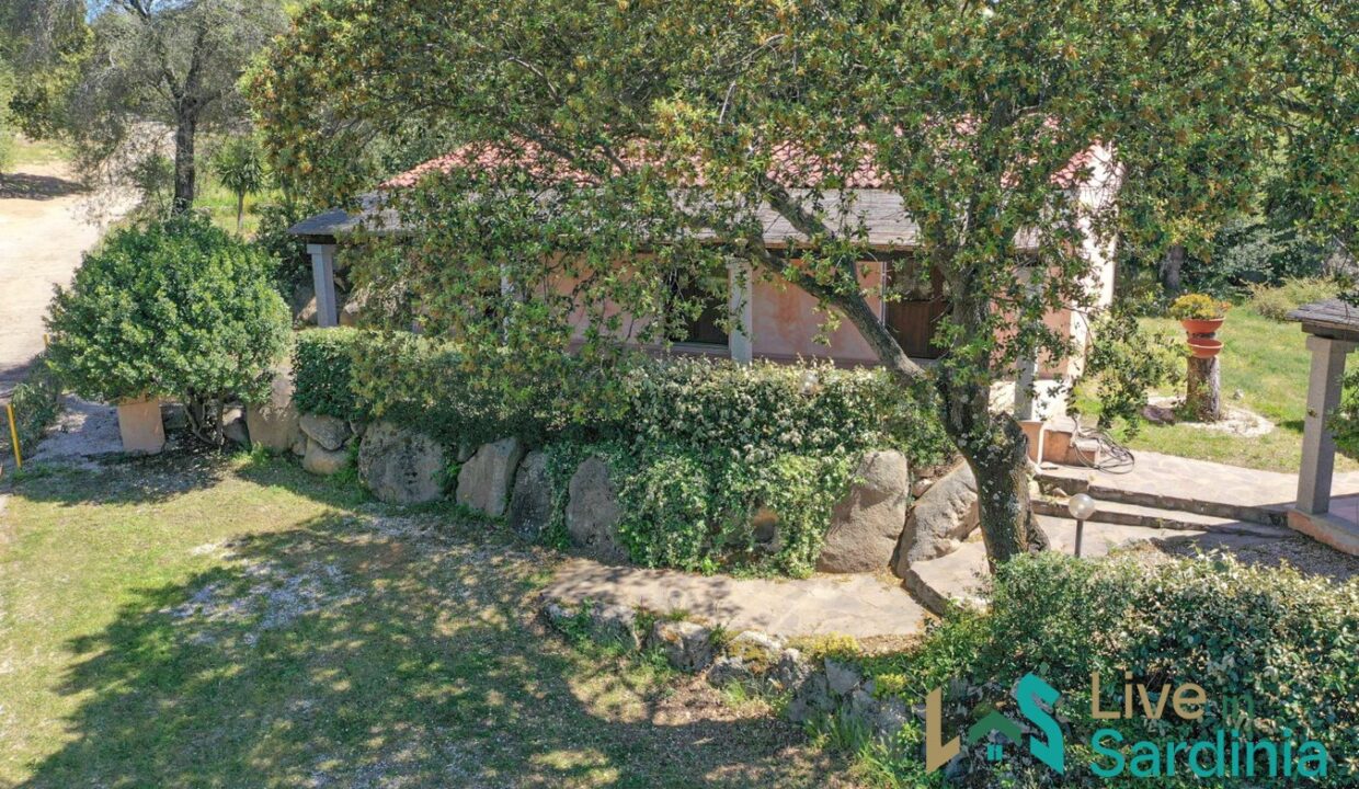 Country-Houses-for-Sale-in-Loiri-Porto-San-Paolo