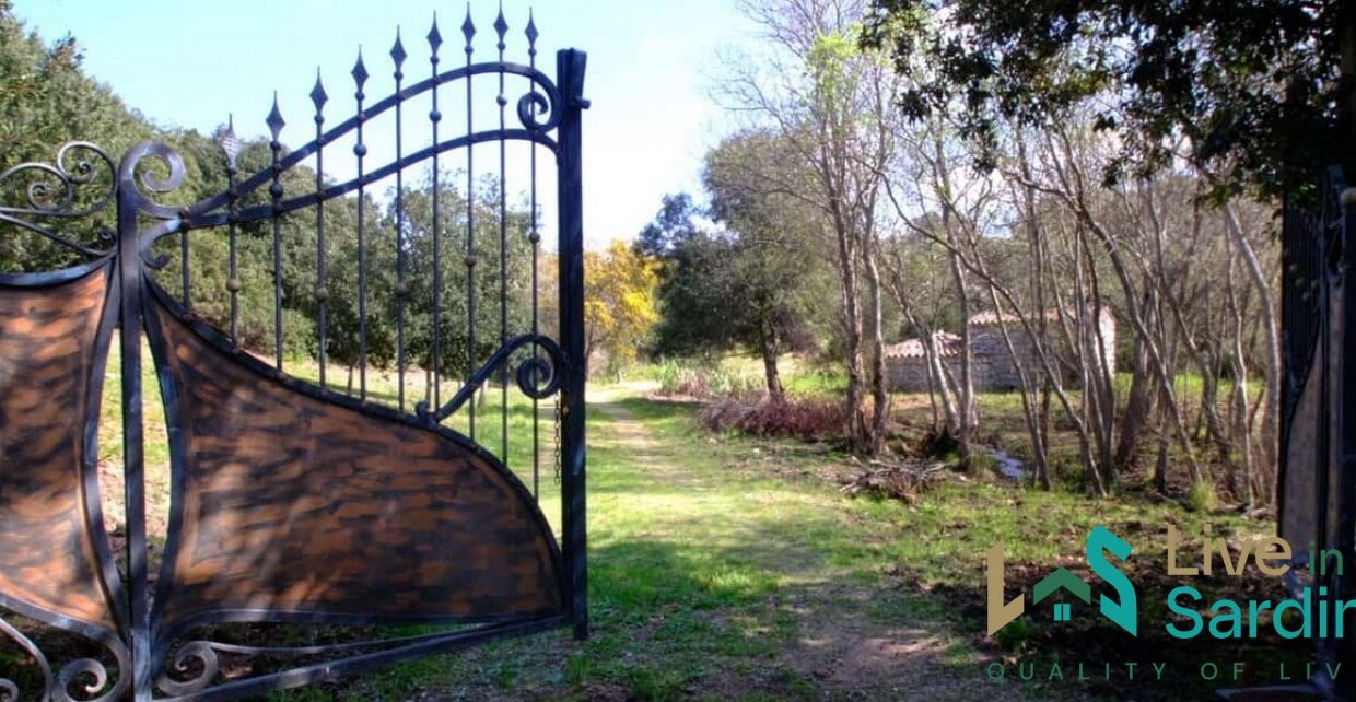 Countryhome-For-Sale-Santa-Teresa-Di-Gallura