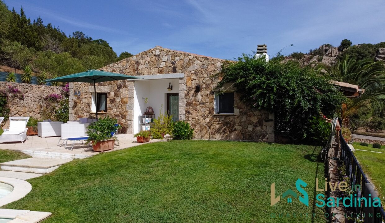 Country-House-For-Sale-San-Pantaleo
