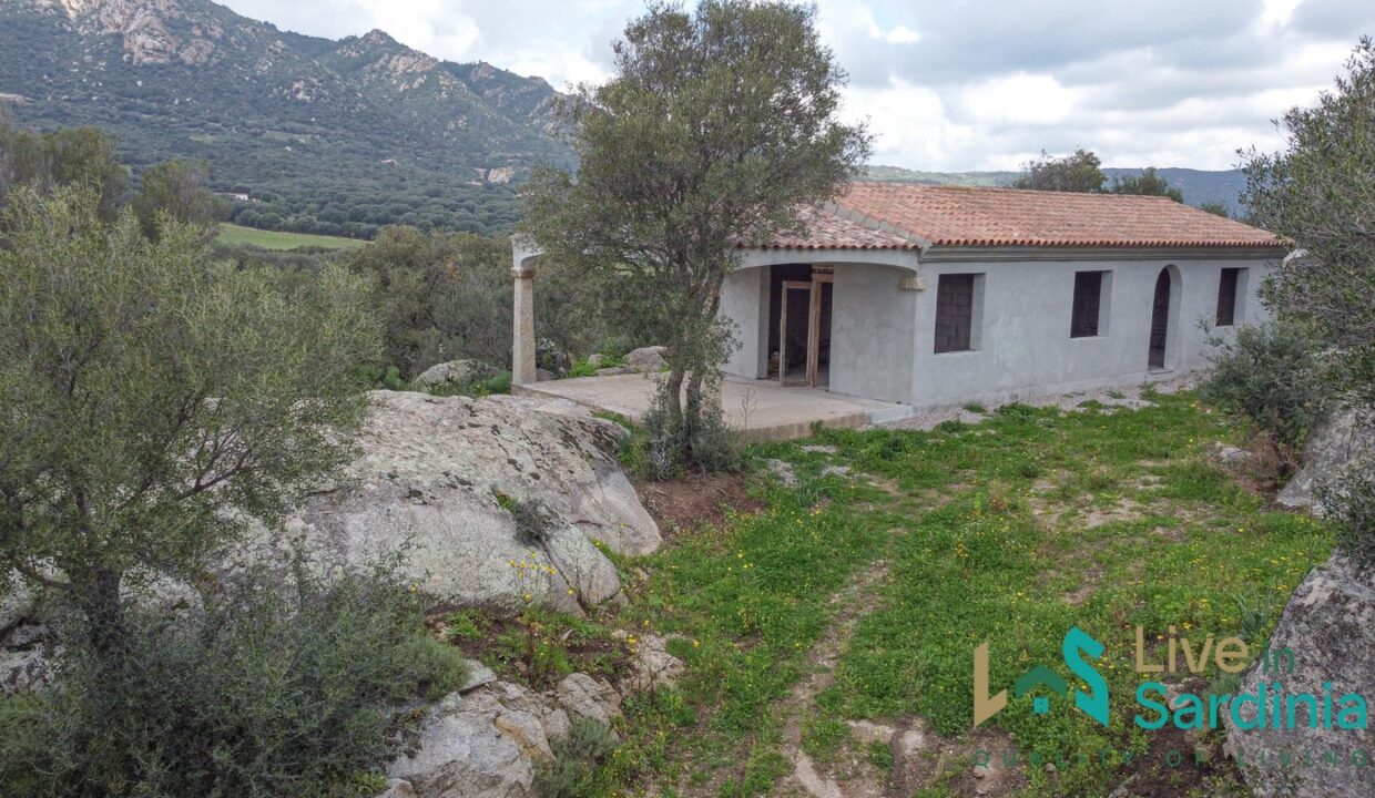Independent-Country-House-in-Olbia