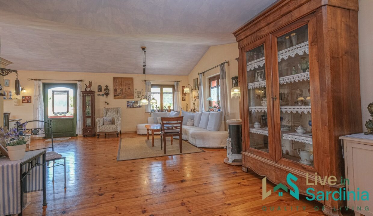 Farmhouse-For-Sale-Luogosanto