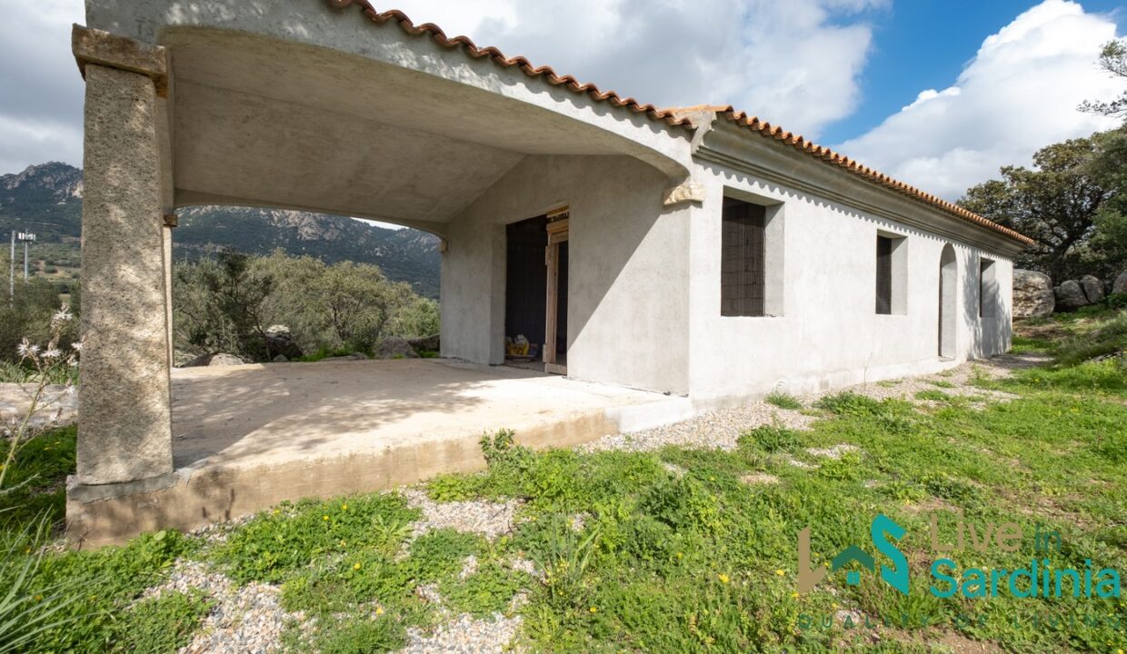 Independent-Country-House-in-Olbia