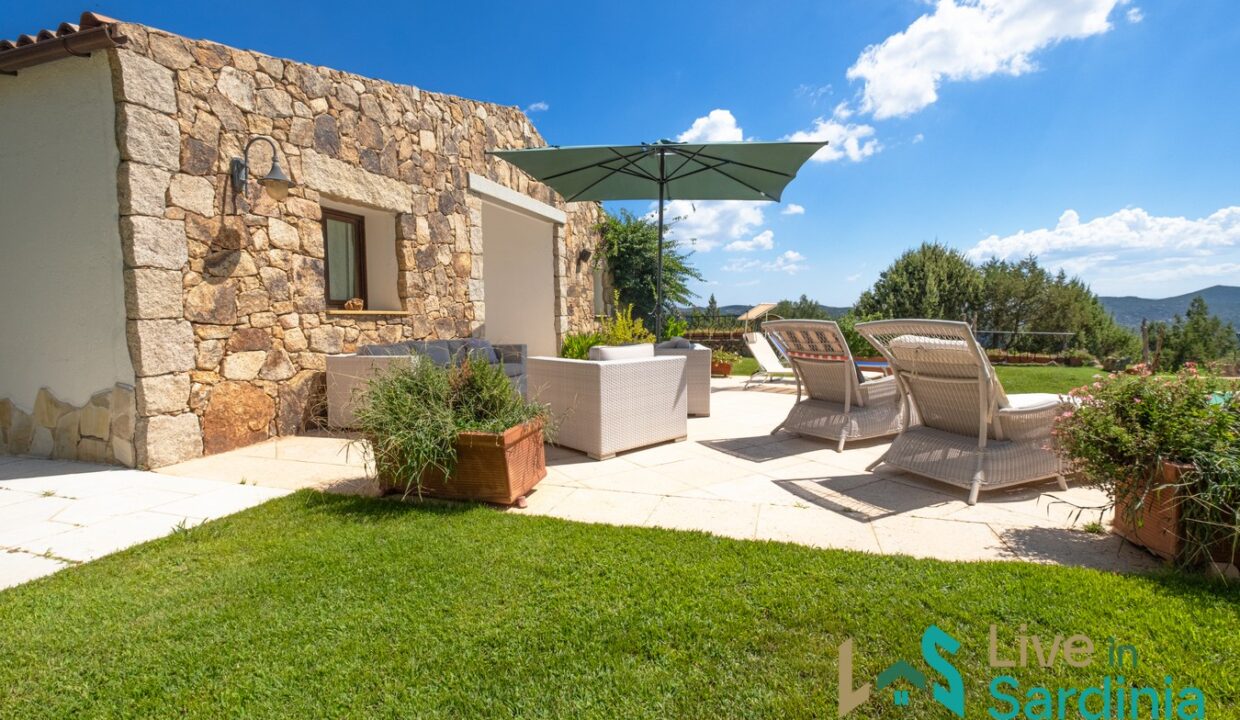 Villa-For-Sale-In-San-Pantaleo-Costa-Smeralda