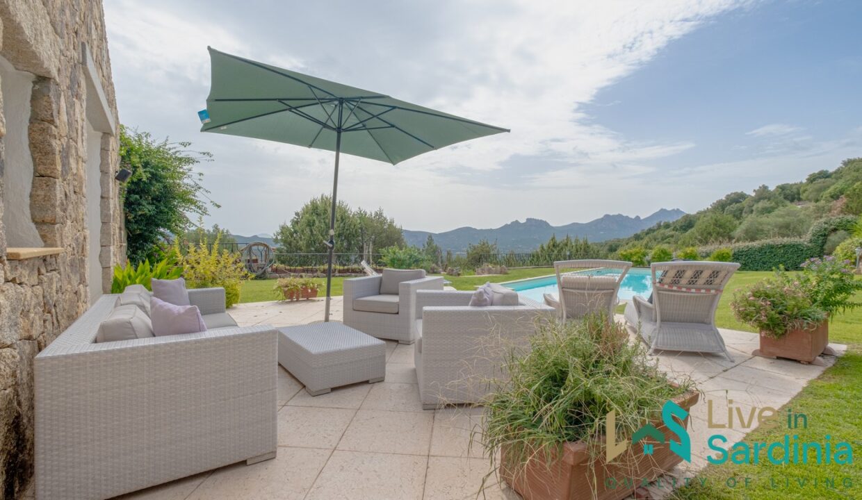 Villa-For-Sale-With-Pool-Sardinia