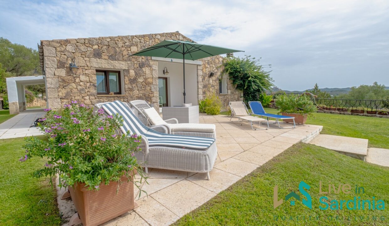 Villa-For-Sale-With-Pool-Sardinia
