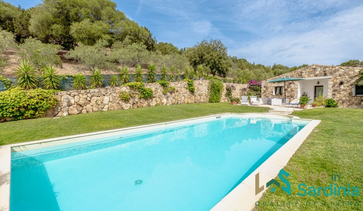 Villa-For-Sale-With-Pool-Sardinia