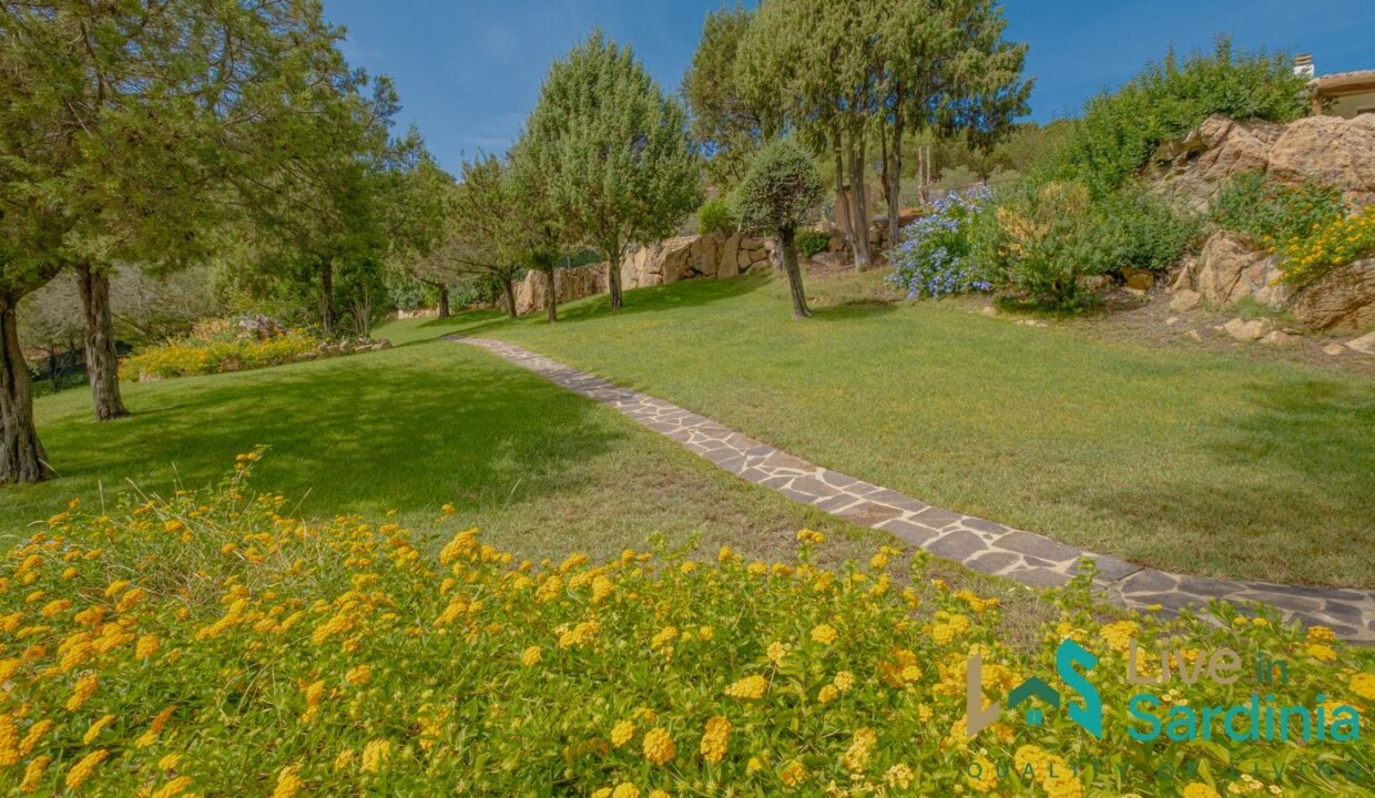 Villa-For-Sale-With-Pool-Sardinia