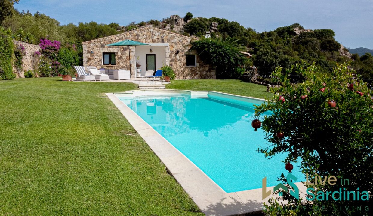 Villa-For-Sale-With-Pool-Sardinia