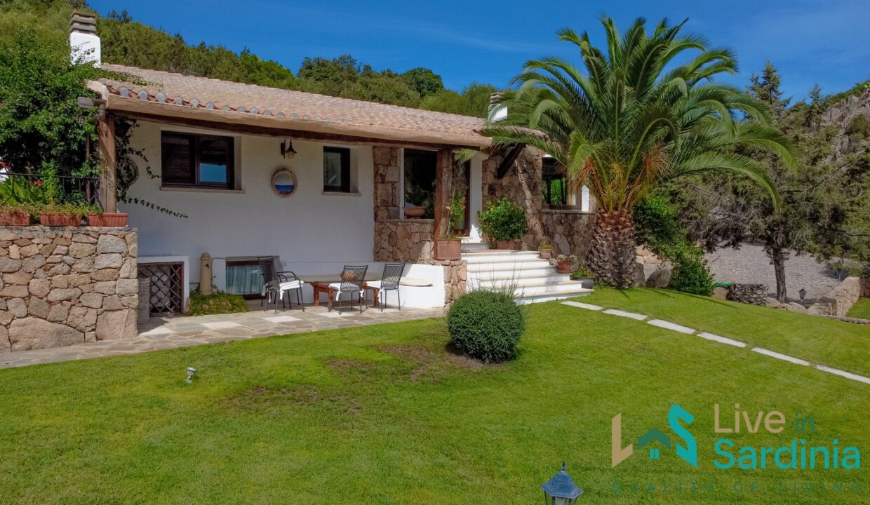Villa-For-Sale-With-Pool-Sardinia
