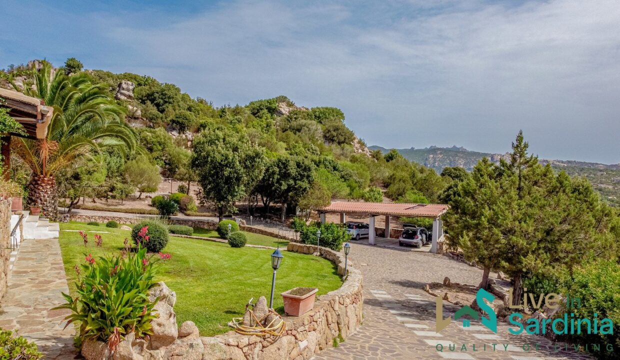 Villa-For-Sale-With-Pool-Sardinia