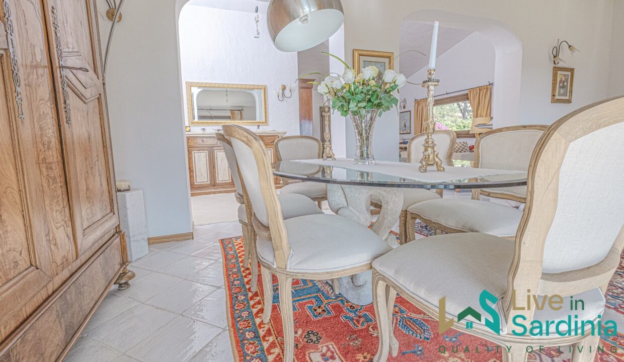 Villa-For-Sale-With-Pool-Sardinia