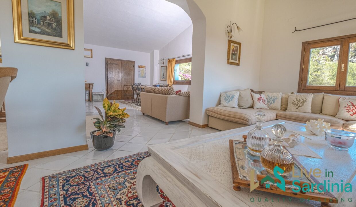 Villa-For-Sale-With-Pool-Sardinia