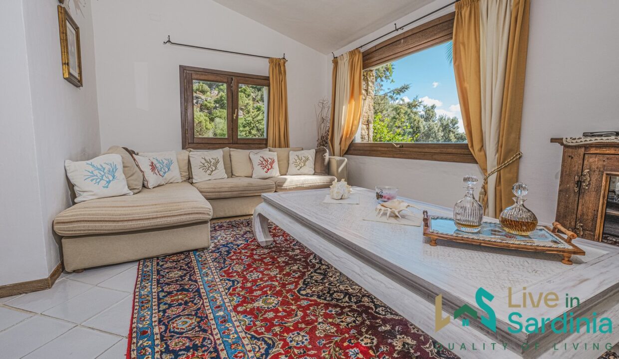 Villa-For-Sale-With-Pool-Sardinia