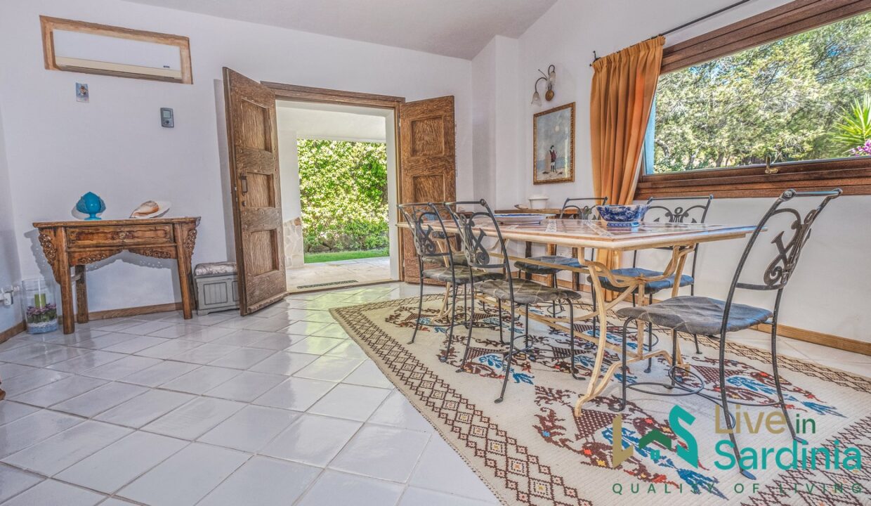 Villa-For-Sale-With-Pool-Sardinia
