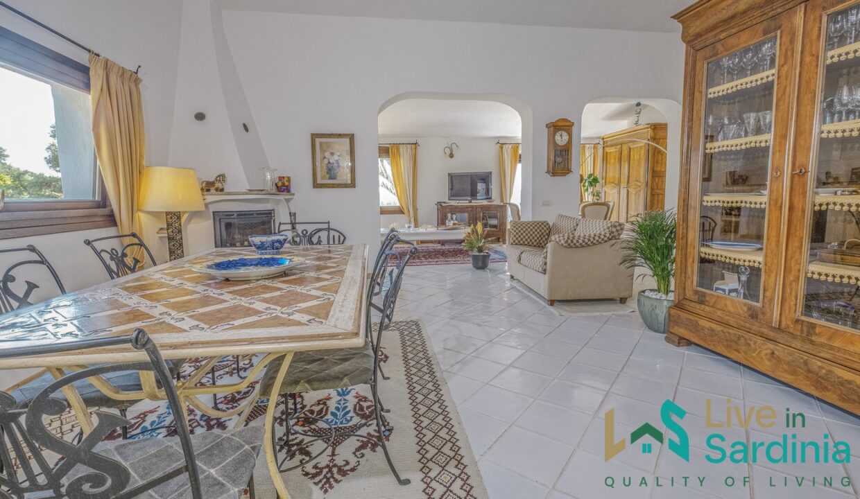 Villa-For-Sale-With-Pool-Sardinia