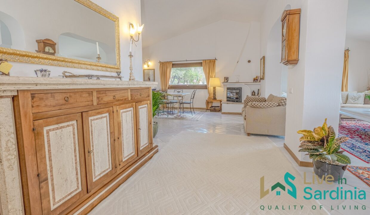 Villa-For-Sale-With-Pool-Sardinia