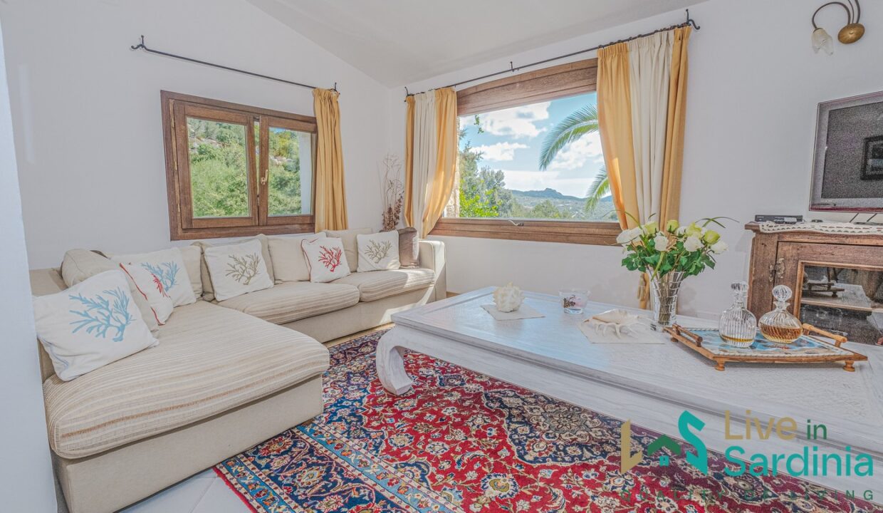 Villa-For-Sale-With-Pool-Sardinia