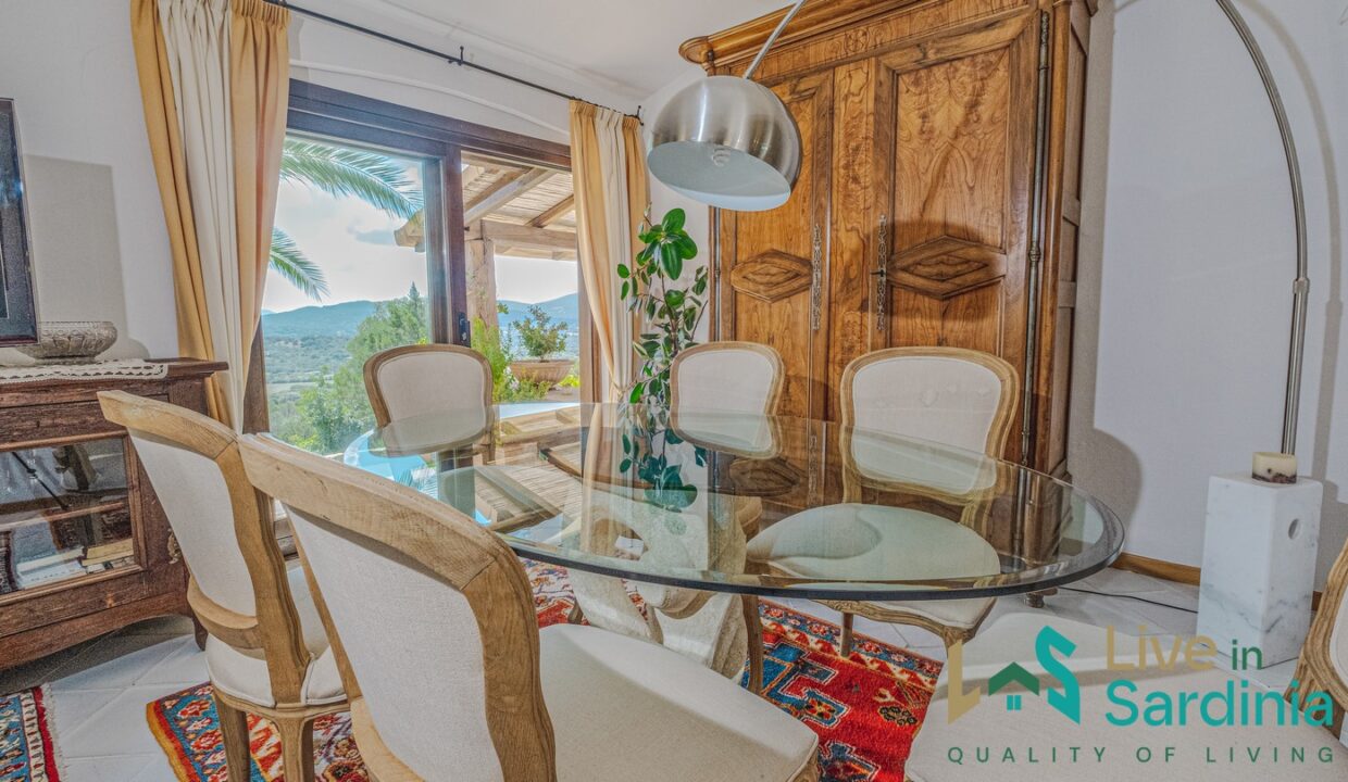 Villa-For-Sale-With-Pool-Sardinia