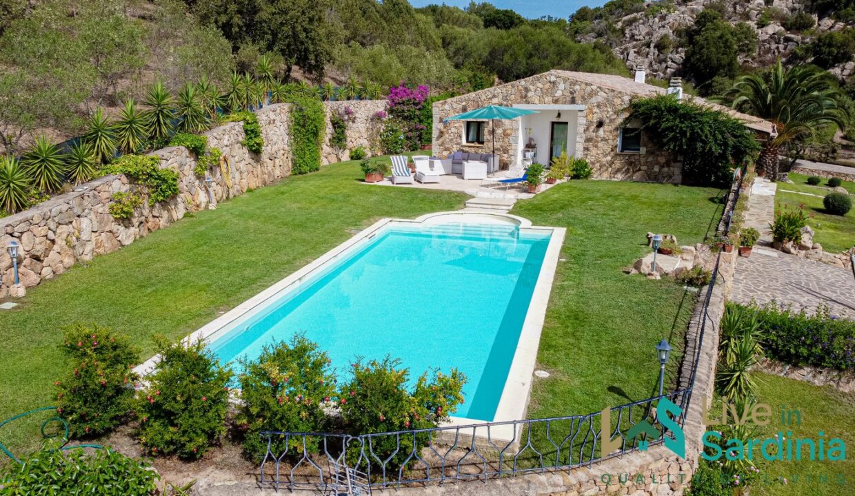 Villa-For-Sale-With-Pool-Sardinia