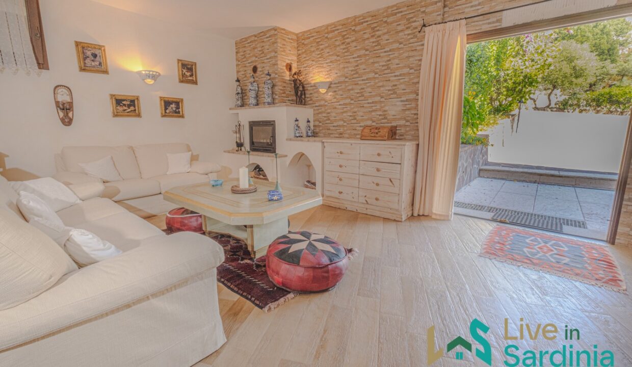 Villa-For-Sale-With-Pool-Sardinia