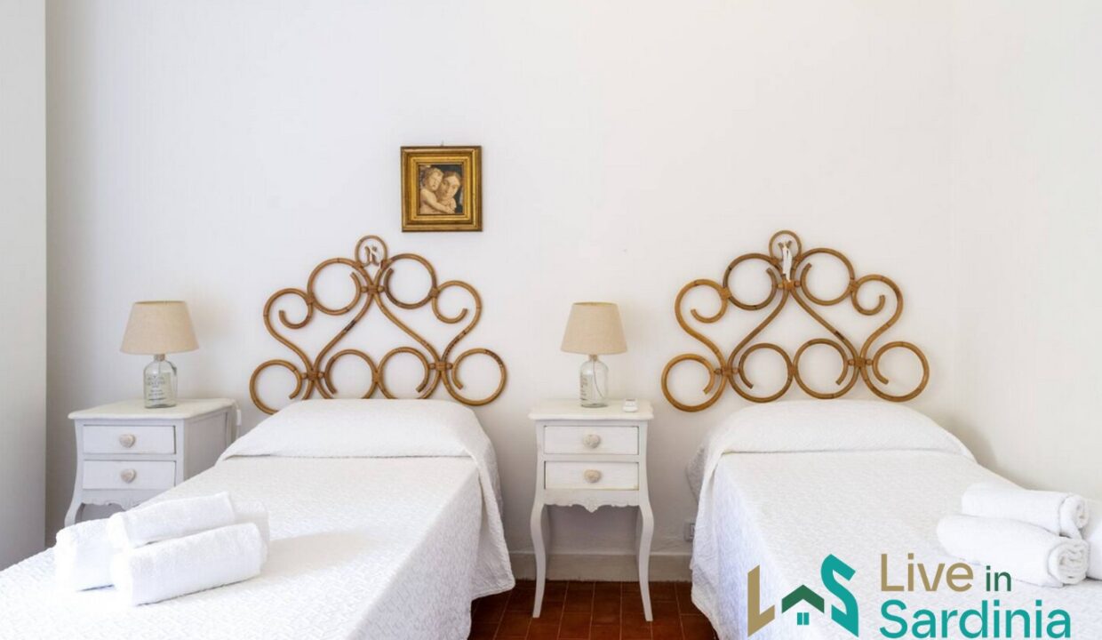 Beachfront-Villas-For-Sale-Sardinia