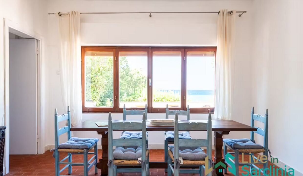 Beachfront-Villas-For-Sale-Sardinia