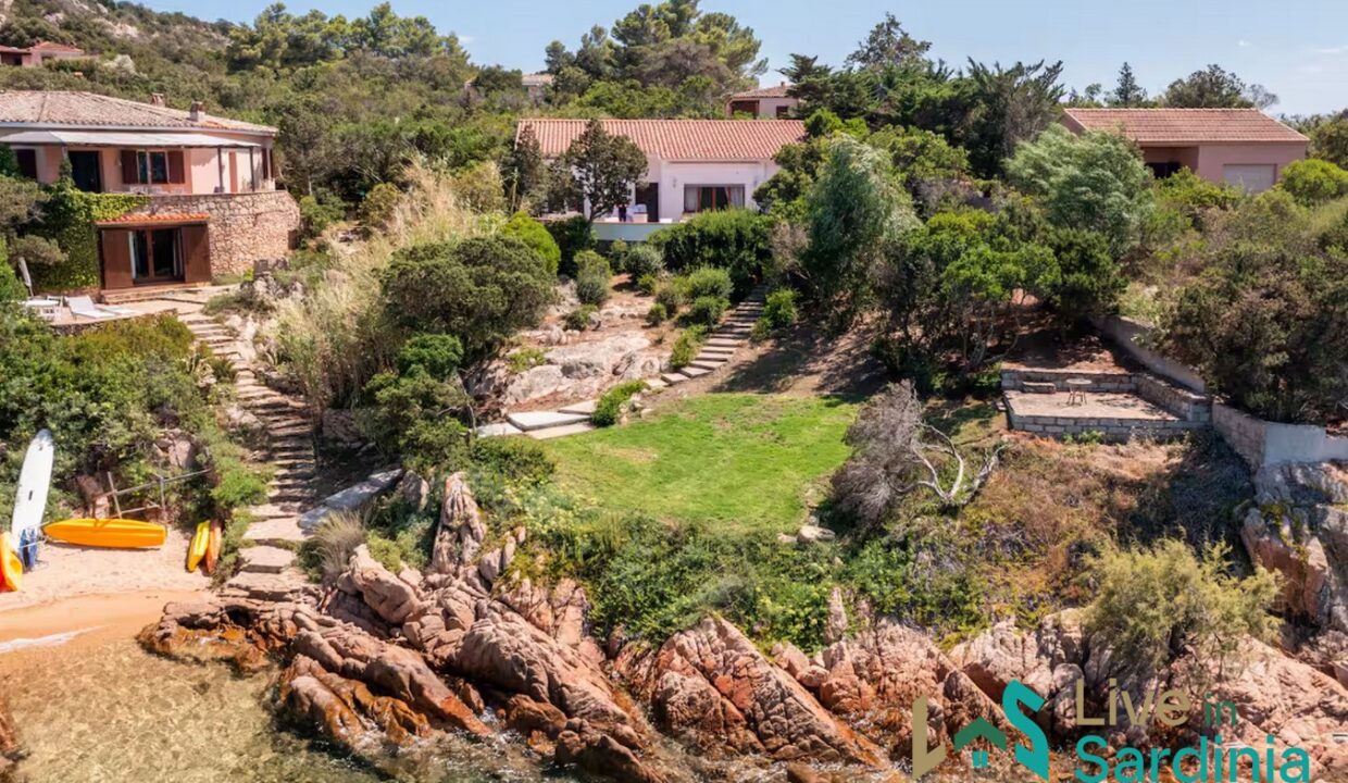 Beachfront-Villas-For-Sale-Sardinia
