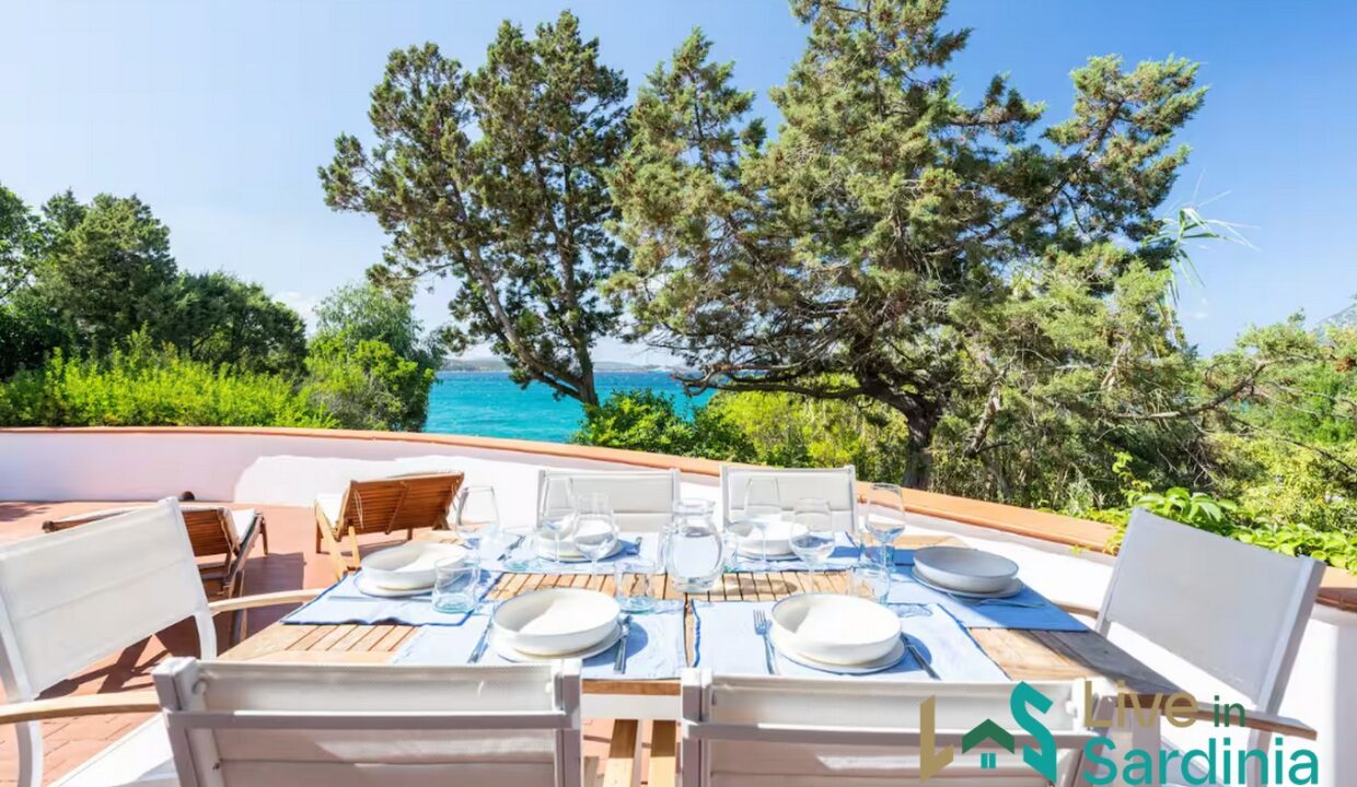 Beachfront-Villas-For-Sale-Sardinia