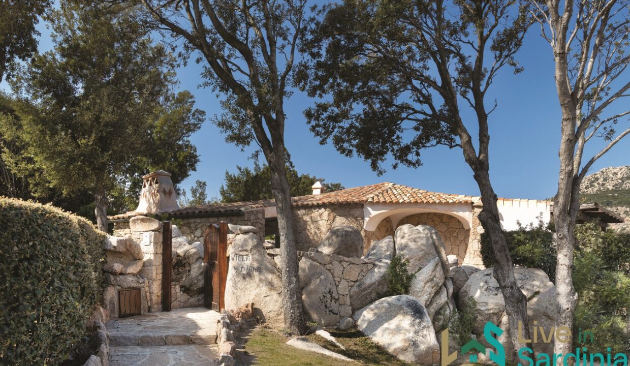Sea-View -Villa-for-Sale-in-Porto-Cervo (1)