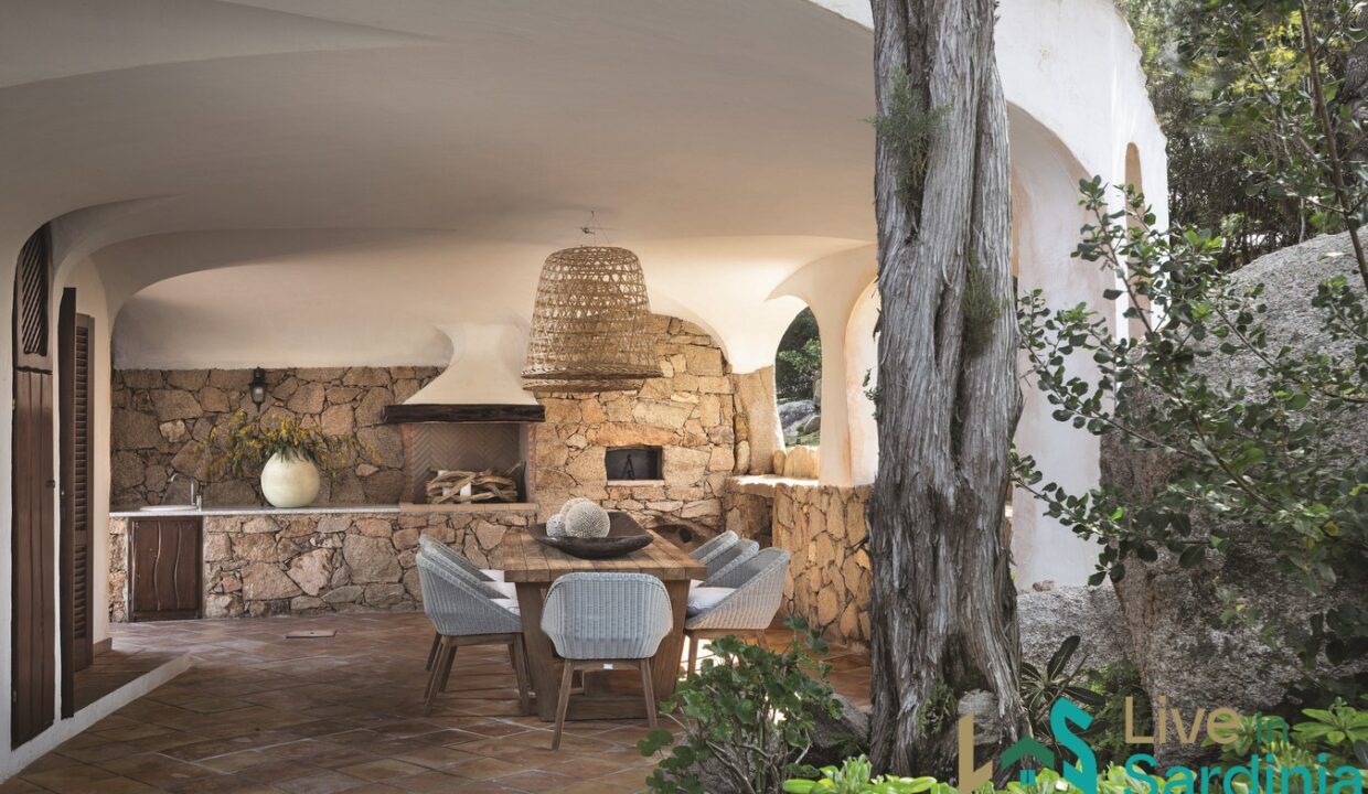 Sea-View -Villa-for-Sale-in-Porto-Cervo (2)