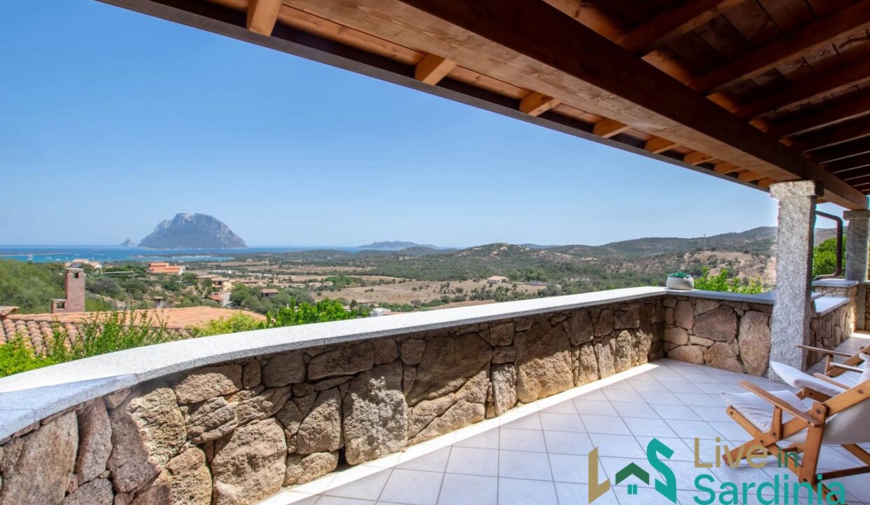 Sea-view-Villa-for-sale-Porto-San-Paolo-Sardinia (12)